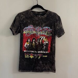 Aerosmith ‘77 Boston to Budokan Graphic Men’s T-Shirt